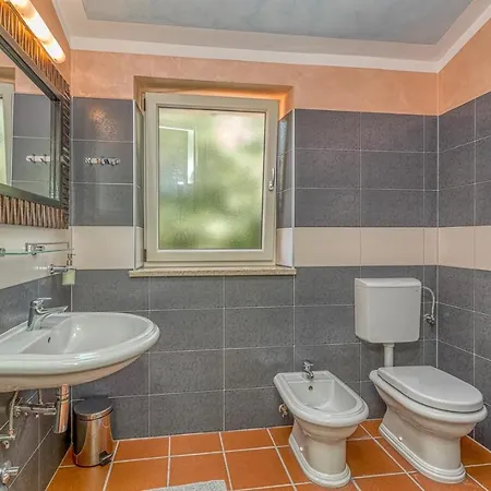 别墅 Terracotta Šumber